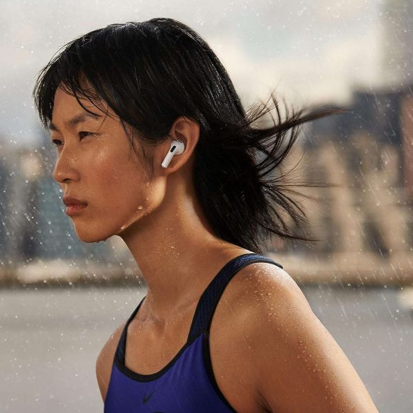 Apple AirPods (3ª generación) auriculares inalámbricos, auriculares Bluetooth, audio espacial personalizado, resistente al sudor y al agua, estuche de carga Lightning incluido, hasta 30 horas de  Electrónica - Imagen 8